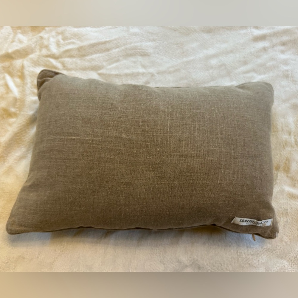 Dransfield and Ross crown pillow - Picture 4 of 5